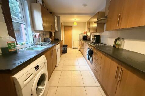 6-bed terraced on De Beauvoir Road, Reading, £4,050/mo