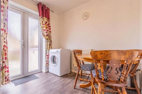 Westminster Road, Toothill, Swindon, Wiltshire, SN5 photo 4