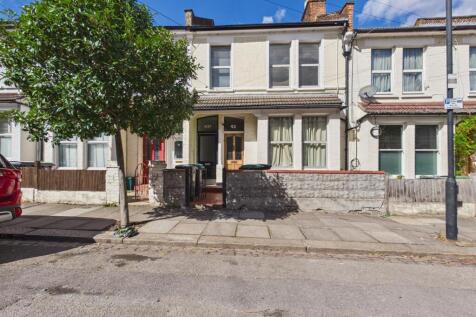 CAM01358G0-PR0265-STILL027.jpg