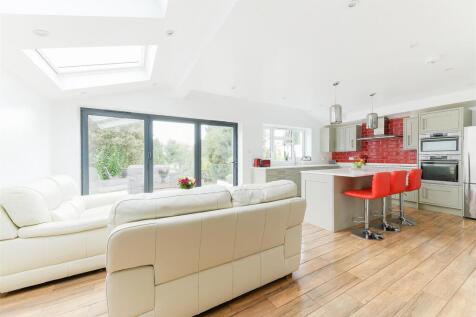 Roundwood View, Banstead 8.jpg