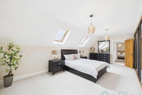 CAM04024G0-PR0030-STILL030