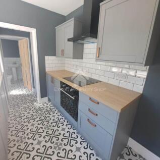 **AVAILABLE NOW** Carlton Road, Worksop photo 5