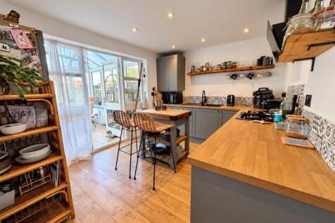 Kitchen (2).JPEG