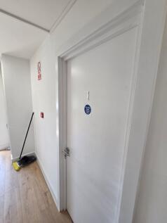 Nimrod Road, London, SW16 photo 3