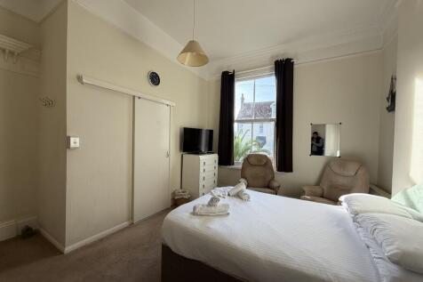 Broadshades Apartments , 9 Saint Andrews Road, Paignton  photo 4