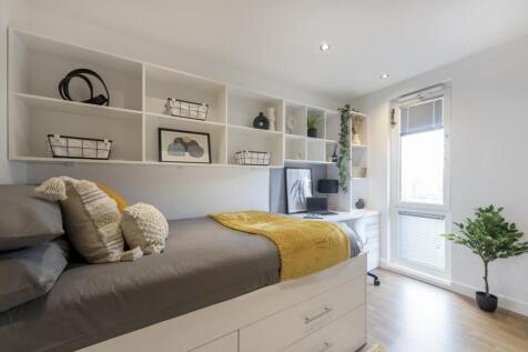 Premium-Ensuite-7-bed1-min-scaled.jpg