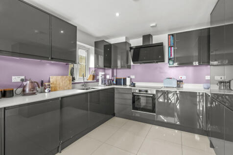 5 Compton Rd, HP10 0AW (LOW RES)-11