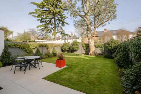 London, SW19 - property photo