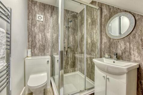 51 Sedgley Road-SHower Room.jpg