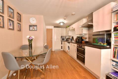 Kitchen/ Dining Area