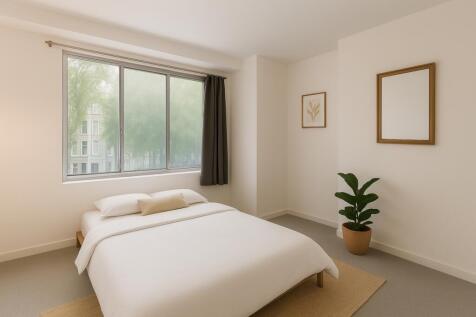 Third floor, lift, manicured communal garden, dishwasher, Hyde Park 325 metres away.