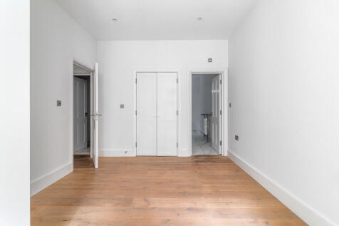 Long Acre bedroom...