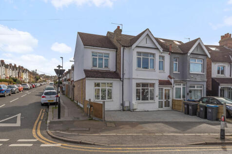 91a Spa Hill, SE2...