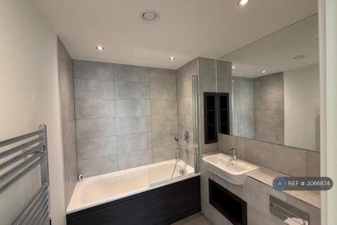 Collett Mansions, Barking, IG11 photo 4