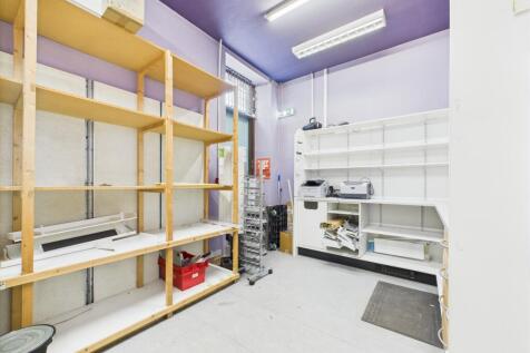 CAM03481G0-PR0106-STILL001