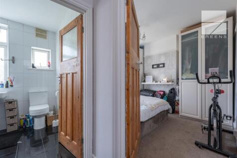 252 Hale End Road_0021.jpg