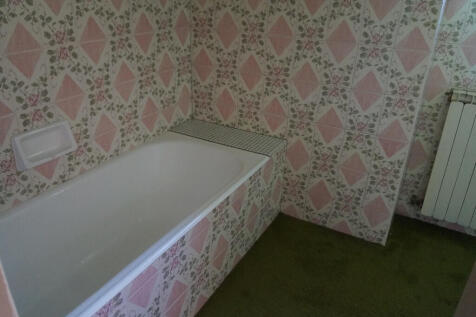 1st floor bathroom