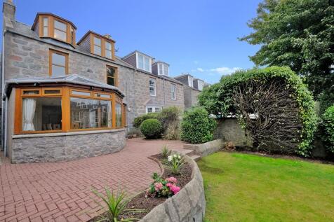 4 REAR GARDEN