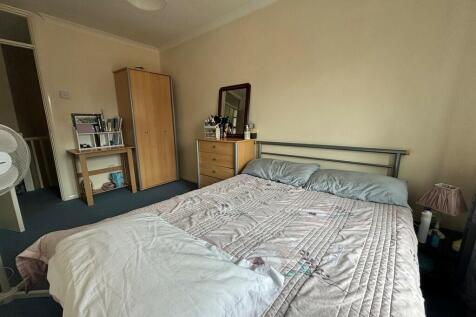 Drummond Road photo 3