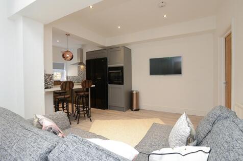 Rolleston Drive, Lenton, Nottingham, NG7 1JZ photo 3
