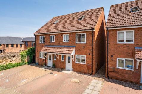 39 High Street, Burton Latimer-22.jpg