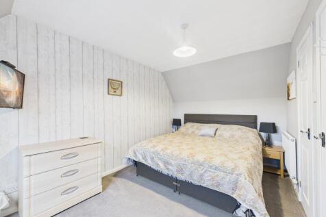 CAM03481G0-PR0122-STILL024