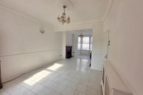 Shakespeare Road, London, E17 photo 3