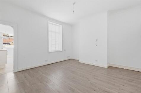 Burnley Road, Clayton-Le-Moors, Accrington, BB5 photo 4