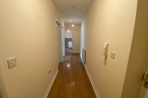 Hallway..jpeg