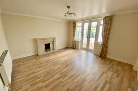 Bramleys Estate Agents - Dunbottle Way - Mirfield 
