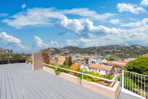 Modern penthouse with roof terrace in Puerto de Andratx