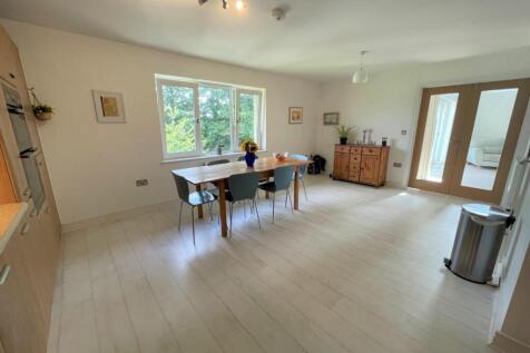 Kitchen Dining ..jpeg