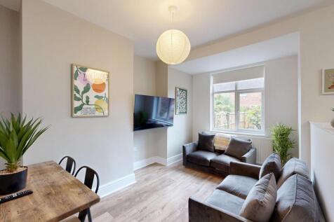 4 Bedroom House in DH1 1JF
