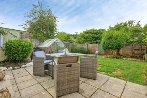 Rear Garden: 