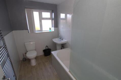 bathroom .jpg