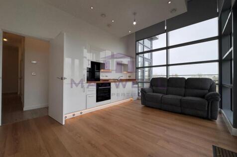 2 Bed two bath flat to rent in Harlow, Maxwellprop