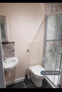 Room 5 En-Suite Double Shower