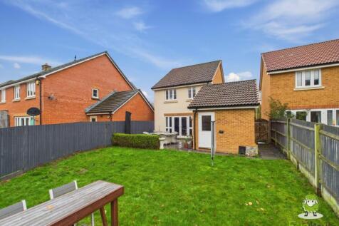 EweMove Estate Agents Basingstoke - Longwood Copse