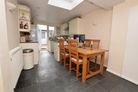 Kings Road, Godalming, Surrey, GU7 photo 3
