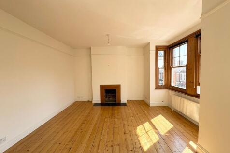 sittingroom1.jpg
