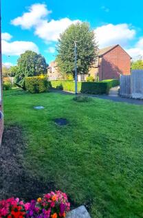 Communal grounds to rear