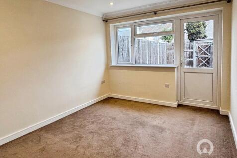 Dover Road East, Gravesend, Kent, DA11 photo 4