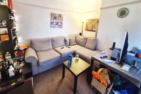 Roselands Gardens, Southampton, Hampshire, SO17 photo 5