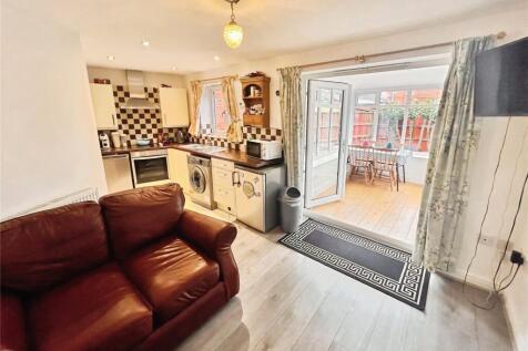 Lounge/Kitchen