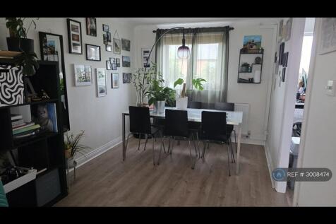 Grove Place, Welham Green, AL9 photo 3
