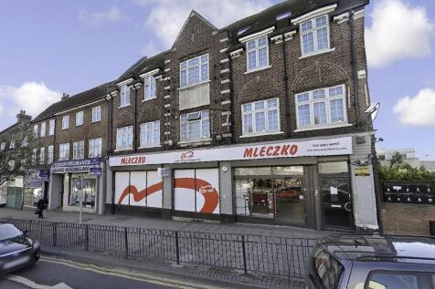 Three Double Bedroom 1st Floor Flat To Rent