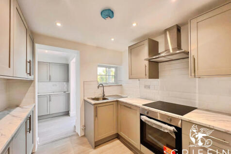 St Johns Road, Chadwell St Mary, RM16 photo 5