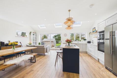 OPEN PLAN LIVING KITCHEN