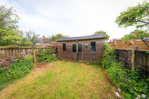 Shed / Hobby Room 