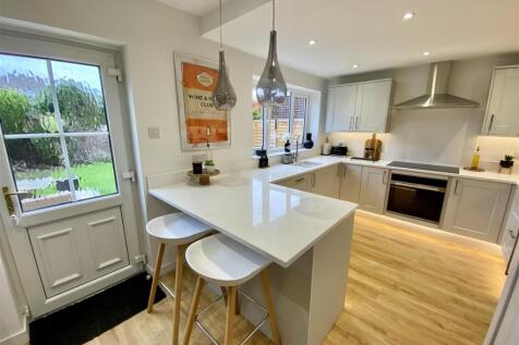 Bramleys Estate Agents - Fernhurst Road - Mirfield